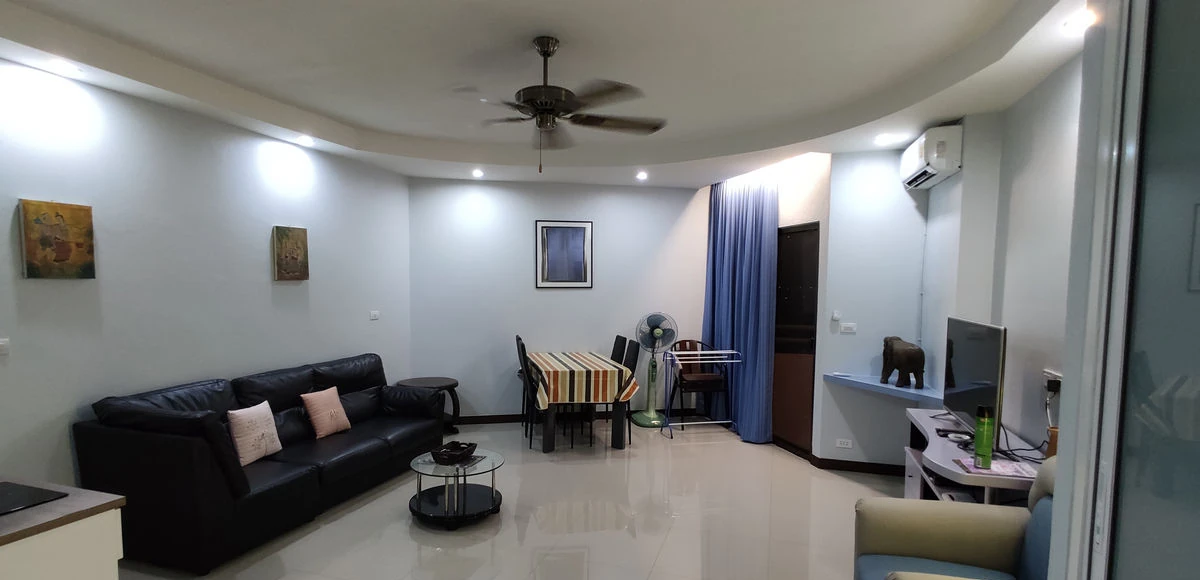 Riverside Studio Condo Chiang Mai - Living Room